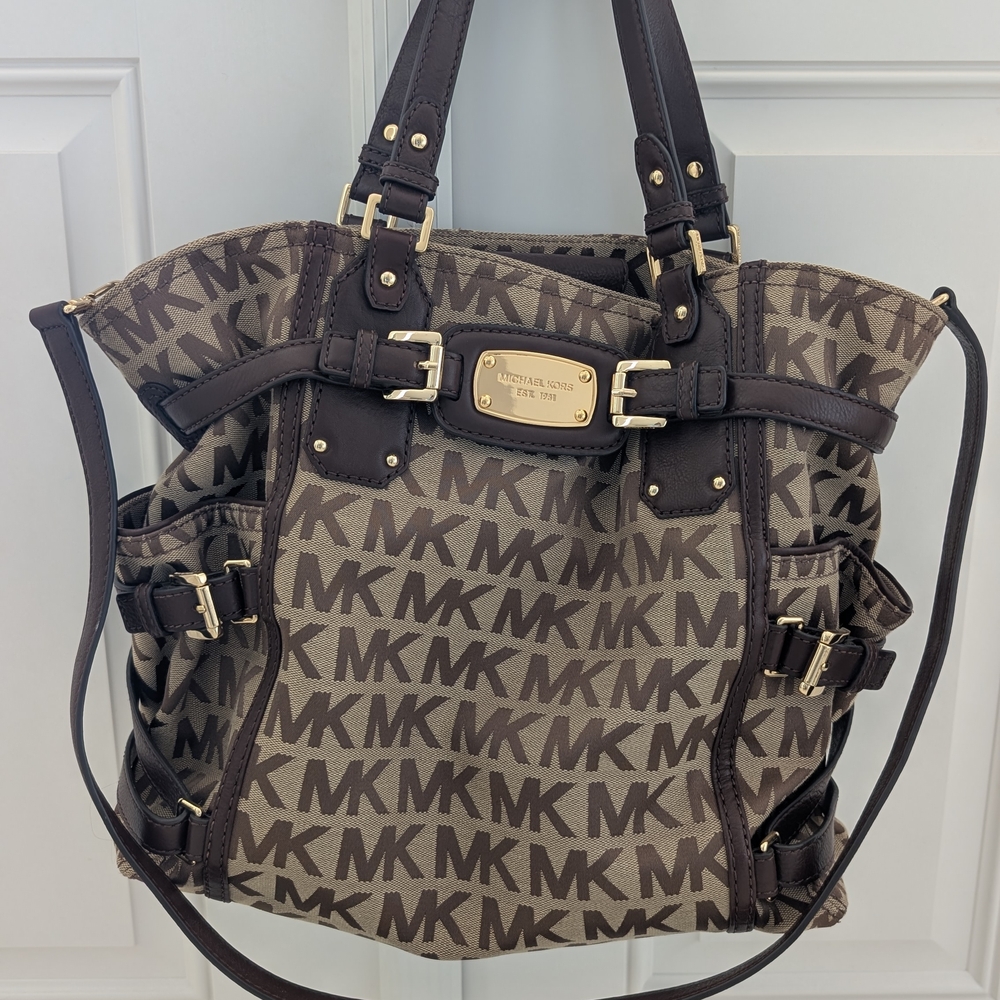 Brand New Michael Kors Gansevoort Dark Brown Signature Tote